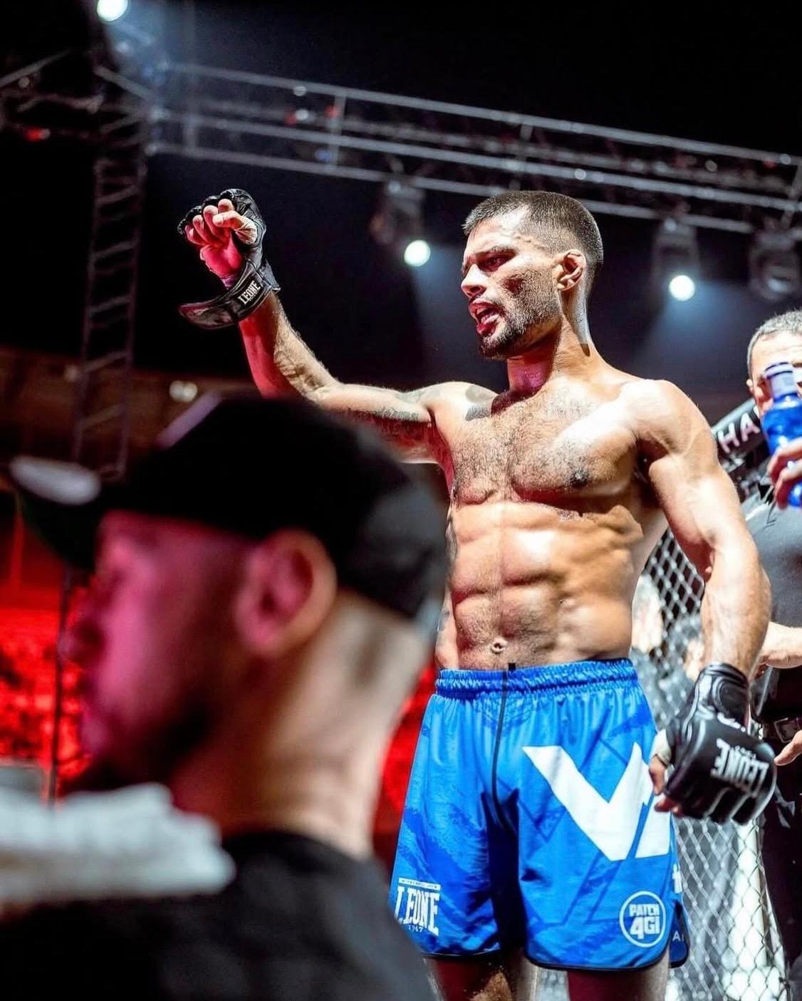 MATEO RAMÍREZ - PROFESOR DE LAS CLASES DE KICKBOXING, MMA Y BJJ